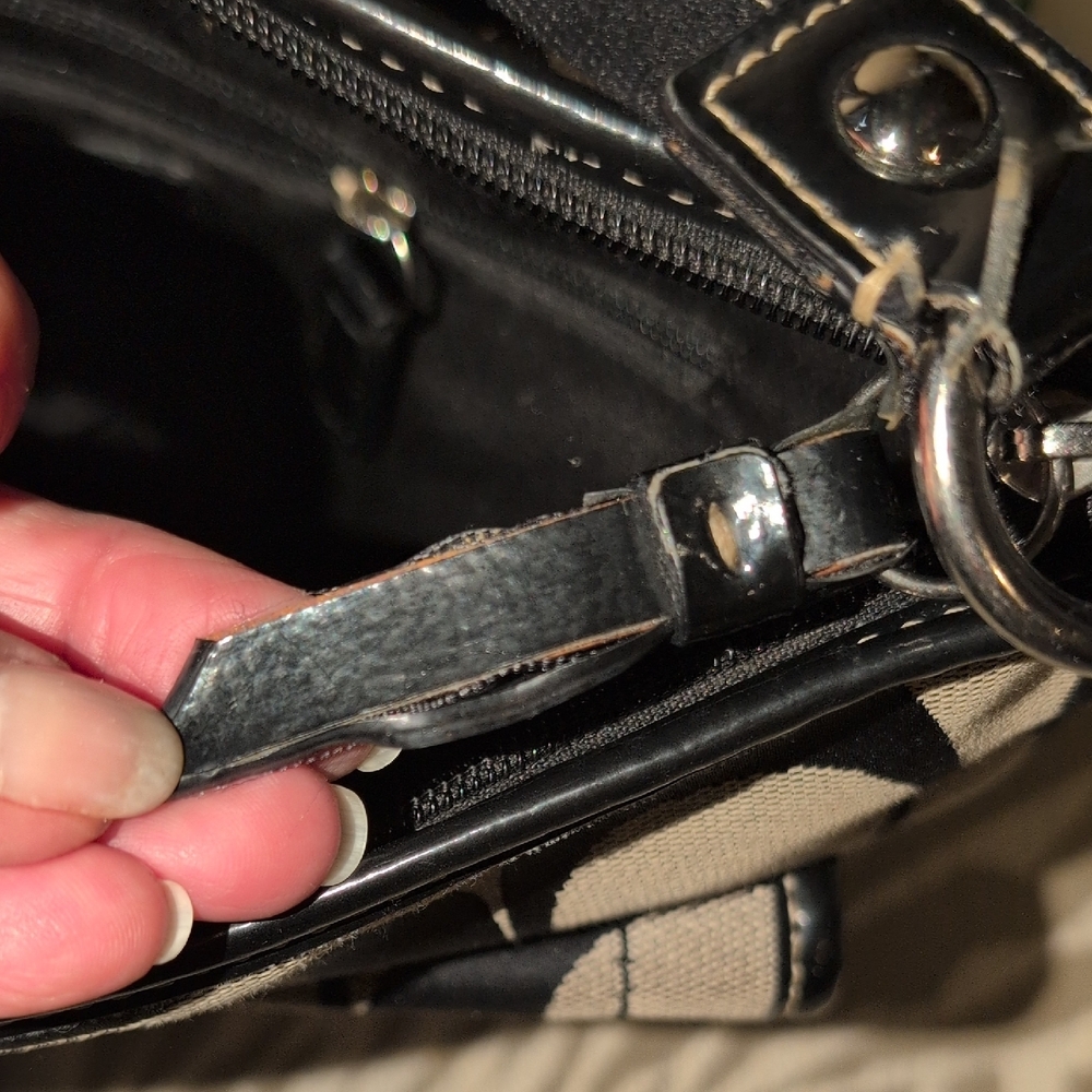 Coach Daisy Signature Monogram Shoulder Bag F16558 - Picture 3 of 13